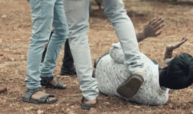 ദളിത് ബാലനെകൊണ്ട് കാല്‍ നക്കിച്ചു; മേല്‍ജാതിക്കാരായ യുവാക്കളുടെ ക്രൂരത