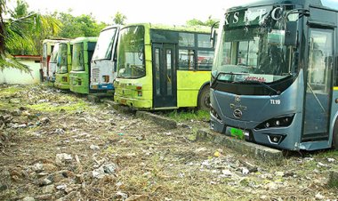 ലോഫ്‌ളോറുകള്‍ പൊളിക്കില്ല; പിള്ളേര്‍ക്ക് പഠിക്കാന്‍ ക്ലാസ് മുറികളാക്കും!!