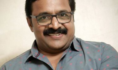 തൃക്കാക്കരയില്‍ വോട്ട് ചെയ്ത് 'എല്‍ഡിഫിനെ തള്ളി' രഞ്ജി പണിക്കര്‍. 