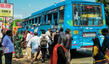 ബസ് കാത്തിരിപ്പു കേന്ദ്രത്തിൽ നിന്നും കറുത്ത വസ്ത്രം ധരിച്ച സ്ത്രീയെ പോലീസ് ഇറക്കിവിട്ടു