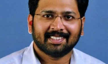 സൂപ്പർ താരങ്ങൾ മുഖ്യമന്ത്രിയുടെ മുന്നിൽ തോറ്റുപോകും