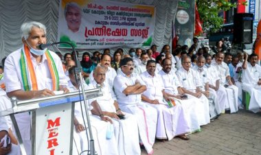 സർക്കാർ രണ്ടുതരം നീതി നടപ്പിലാക്കുന്നത് അവസാനിപ്പിക്കണം:ഉമ്മൻചാണ്ടി