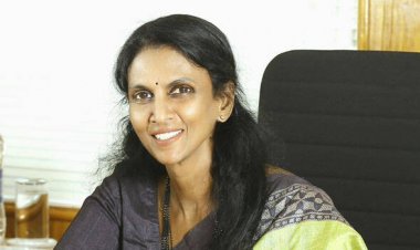 ദിലീപിനെ പിന്തുണച്ച് ശ്രീലേഖ; ലക്ഷ്യം പണം