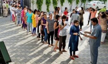 നീറ്റ് പരീക്ഷ : അടിവസ്ത്രം ഊരിയവര്‍ക്ക് പണികിട്ടി