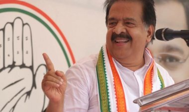 വിലക്കയറ്റത്തിൽ കോൺ​ഗ്രസ് പ്രതിഷേധം ശക്തം, തിരുവനന്തപുരത്ത് ചെന്നിത്തലയുടെ നേതൃത്വത്തിൽ നൂറു കണക്കിനു നേതാക്കൾ അറസ്റ്റ് വരിക്കും