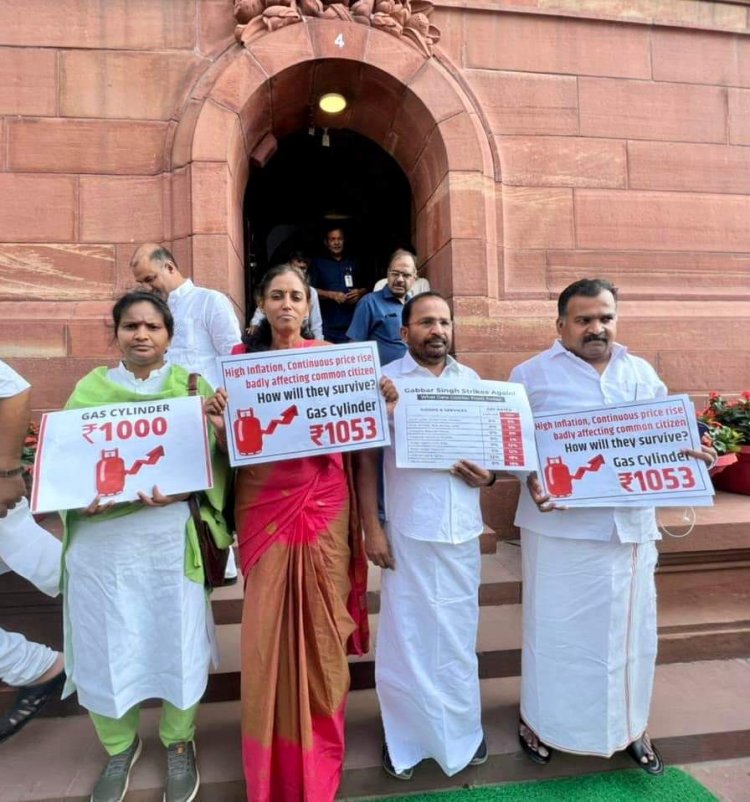 ഇപ്പോൾ സമാധാനപരമായ പ്രതിഷേധം പോലും "അൺപാർലമെന്ററി" ആയി! : കെ സി വേണുഗോപാൽ