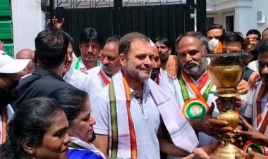 നെല്‍ക്കതിരും ഇളനീരും നല്‍കി രാഹുലിനെ സ്വീകരിച്ച് കേരളം