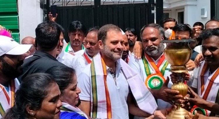 നെല്‍ക്കതിരും ഇളനീരും നല്‍കി രാഹുലിനെ സ്വീകരിച്ച് കേരളം