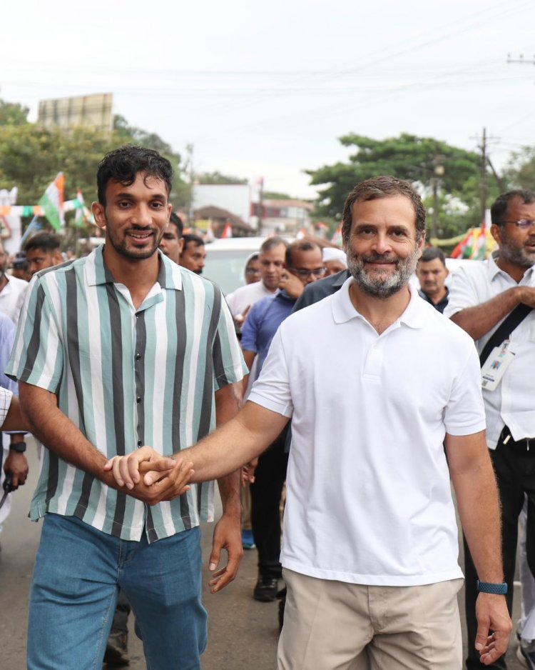 അബ്ദുള്ളയ്ക്കിത് അഭിമാന നിമിഷം, രാഹുൽ ​ഗാന്ധിക്ക് ആഹ്ലാദ ദിവസം