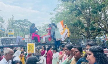 യൂത്ത്, മഹിളാ കോൺ​ഗ്രസ് പ്രതിഷേധത്തെ അ‌ടിച്ചൊതുക്കാൻ ശ്രമം, ജെബി മേത്തർ എംപിക്ക് ദേഹാസ്വാസ്ഥ്യം