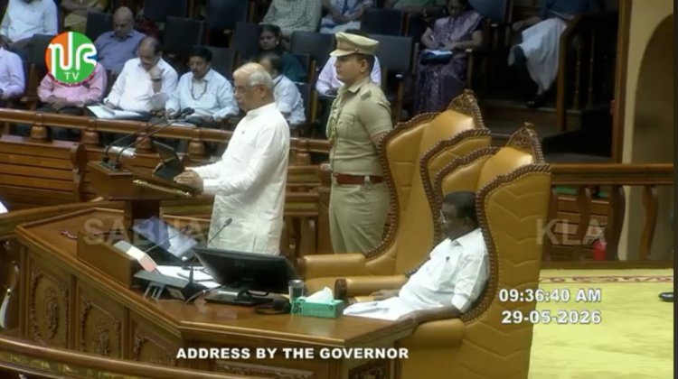 ‘സ്കൂൾ വിദ്യാർഥിനികൾക്ക് മൂന്ന് ദിവസം വരെ ആർത്തവ അവധി’; വനിതാ സൗഹൃദ പ്രഖ്യാപനവുമായി വി ഡി സതീശൻ സർക്കാർ