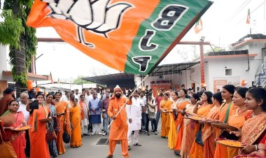 സ്വന്തം മുഖ്യമന്ത്രിമാര്‍ക്കെതിരെ ബി.ജെ.പി, തലമാറ്റമാണോ ലക്ഷ്യം?
