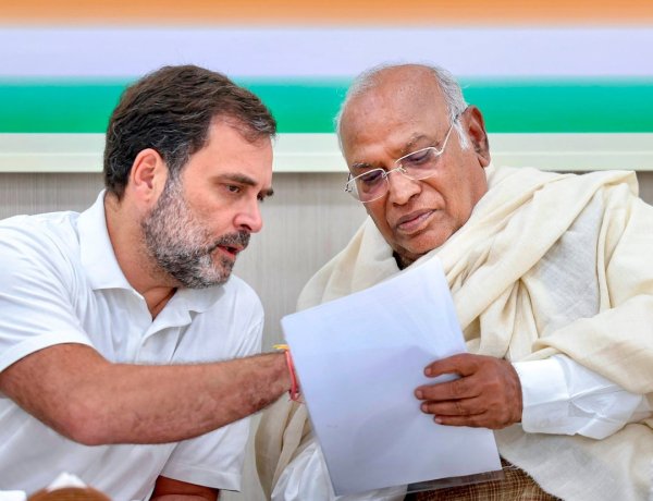 മോദി സർക്കാരിനെതിരെ കോൺഗ്രസിന്റെ ദേശവ്യാപക പ്രക്ഷോഭം; മൂന്നുമാസത്തെ പ്രചാരണത്തിന് തുടക്കം കുറിക്കുന്നു.