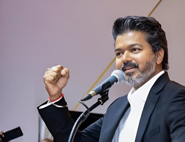 നവജാത ശിശുക്കൾക്ക് 'വിജയ് മാമന്റെ' വക സ്വർണ്ണമോതിരം സമ്മാനം; പുതിയ സ്‌കീമുമായി വിജയ് സർക്കാർ