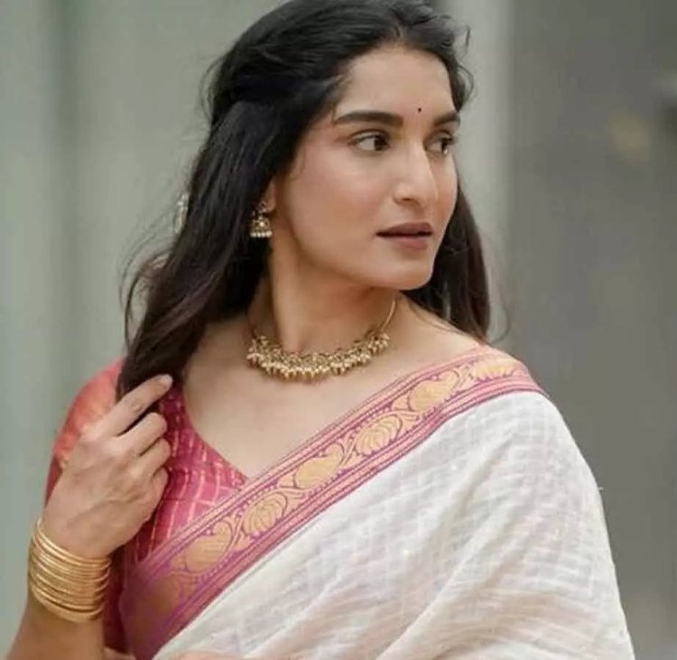 കന്നഡ നടി കൃഷി തപന്ദയുടെ ആഡംബര ഫ്ലാറ്റിൽ യുവാവിനെ തൂങ്ങിമരിച്ച നിലയിൽ കണ്ടെത്തി.