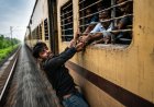 'കൈ വിടല്ലേ ഭായ്'... ഓടുന്ന ട്രെയിനിന്റെ ജനലിൽ തൂങ്ങി മൊബൈൽ കള്ളൻ; ഒടുവിൽ കൈയോടെ പിടിയിൽ.