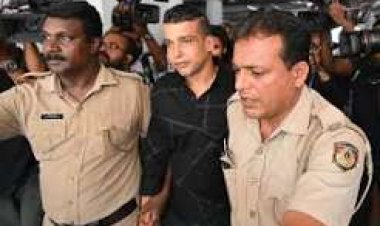 ന​ടി​യെ ആ​ക്ര​മി​ച്ച കേ​സി​ൽ നാ​ട​കീ​യ രം​ഗ​ങ്ങ​ൾ; കോ​ട​തി​യി​ൽ വി​കാ​രാ​ധീ​ന​യാ​യി അ​തി​ജീ​വി​ത