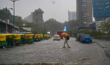 അതിശക്തമായ മഴ തുടരും; നാളെ 11 ജില്ലകളിൽ ഓറഞ്ച് അലർട്ട്