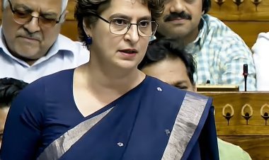വസ്ത്രവും ചരിത്രവും നശിപ്പിച്ചു ; പ്രിയങ്കയുടെ വാക്കിൽ ബോധം പോയി മോദി