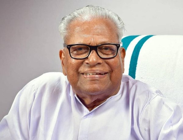 വിപ്ലവ നായകന് പ്രണാമം... വി.എസ്. എന്ന രാഷ്ട്രീയ ശൈലി.