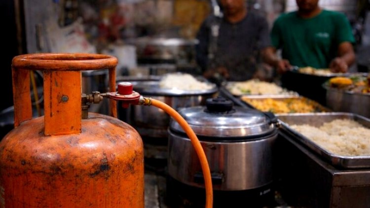 ഗ്യാസ് വില കുറഞ്ഞു; ഇനി ചായക്കപ്പിന്റെ ചൂട് പോക്കറ്റിനും കുറയുമോ?
