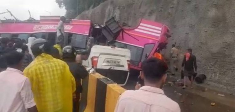 കുറ്റിപ്പുറത്ത് ബസ് തലകീഴായി മറിഞ്ഞ് അപകടം: ഒരാൾ മരിച്ചു, മൂന്നുപേരുടെ നില ഗുരുതരം