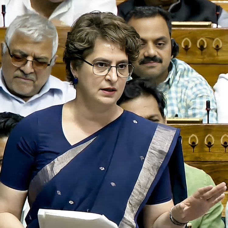 വസ്ത്രവും ചരിത്രവും നശിപ്പിച്ചു ; പ്രിയങ്കയുടെ വാക്കിൽ ബോധം പോയി മോദി