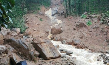 കനത്ത മഴ; കോഴിക്കോട് റെഡ് അലർട്ട്, ഇടുക്കിയിലും കോട്ടയത്തും ഉരുൾപൊട്ടൽ