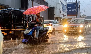 കനത്ത മഴയ്ക്ക് സാധ്യത; കേരളത്തിലെ 12 ജില്ലകളിൽ ഓറഞ്ച് അലർട്ട്, മഴ മുന്നറിയിപ്പിൽ മാറ്റം