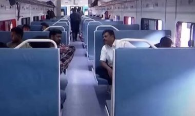 പഴയ കോച്ചുകൾ മാറി, പക്ഷെ നടുവേദന മാറില്ല! ജനശതാബ്ദിയിലെ പുതിയ 'കല്ല്' സീറ്റുകൾക്കെതിരെ അമർഷം പുകയുന്നു