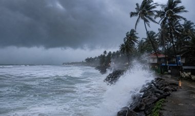 ന്യൂനമർദ്ദ ഭീഷണി; കേരളത്തിൽ മഴ ശക്തമാകും, തീരത്ത് കടലാക്രമണ സാധ്യത