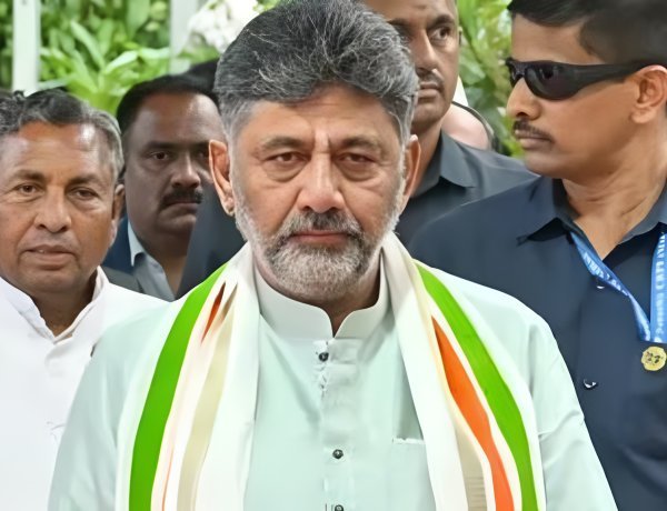 ഒരു മിനിറ്റിൽ രാജി ; മിന്നൽ  മുഖ്യമന്ത്രി