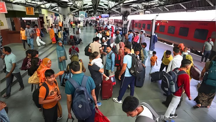 ട്രെയിൻ വൈകിയാൽ ഇനി ടെൻഷൻ വേണ്ട; യാത്രക്കാർക്ക് റെയിൽവേ നൽകുന്ന സൗകര്യങ്ങൾ ഇവ