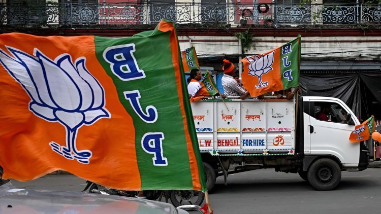 ചാക്കിൽ നിറച്ച പണം ; ശ്രീലേഖയുടെ പരാതി; BJPയിൽ ഞെട്ടിക്കുന്ന നീക്കങ്ങൾ!