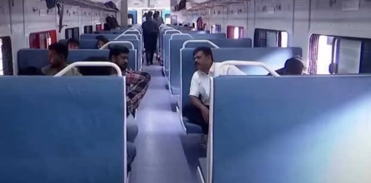 പഴയ കോച്ചുകൾ മാറി, പക്ഷെ നടുവേദന മാറില്ല! ജനശതാബ്ദിയിലെ പുതിയ 'കല്ല്' സീറ്റുകൾക്കെതിരെ അമർഷം പുകയുന്നു