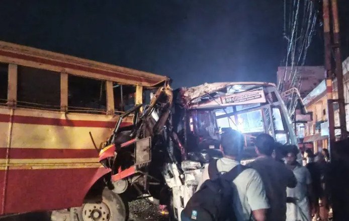 ചെങ്ങന്നൂരിൽ കെഎസ്ആർടിസി ബസുകൾ കൂട്ടിയിടിച്ച് 21 പേർക്ക് പരിക്ക്