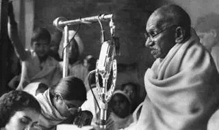 സിംഹാസനങ്ങളെ നിരസിച്ച ‘മഹാത്മാവ്’: എന്തുകൊണ്ട് ഗാന്ധിജി അധികാര രാഷ്ട്രീയത്തിലേക്ക് വന്നില്ല?