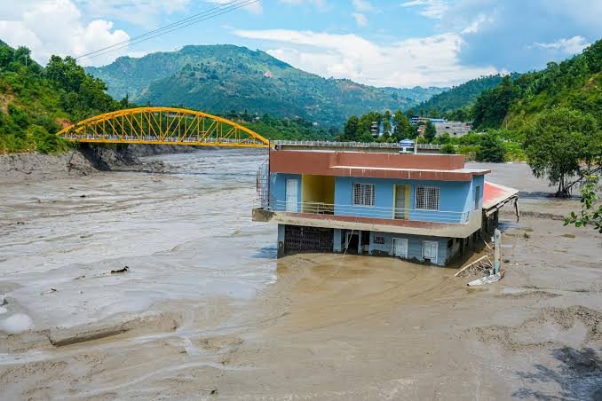 നേപ്പാൾ ഹിമപാത ദുരന്തം: മരണം 390 കടന്നു; 1400-ലേറെ പേരെ കാണാതായി, 280-ലധികം ഇന്ത്യക്കാർക്കായി തെരച്ചിൽ തുടരുന്നു