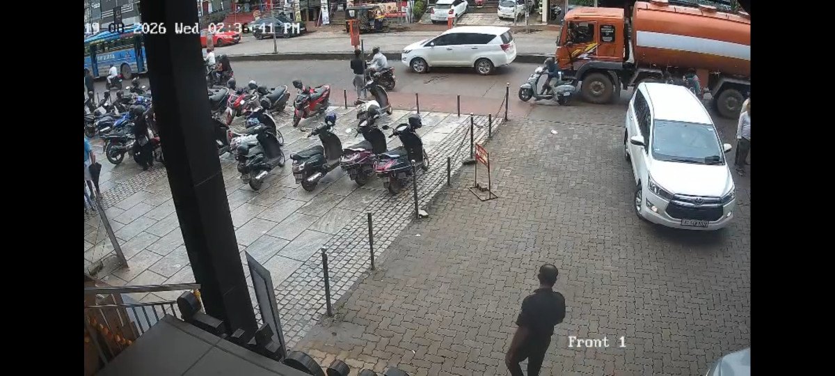 എം.ജി റോഡിലെ അപകടം: കയ്യേറ്റമുണ്ടോ? നഗരസഭയുടെ അനാസ്ഥയും അന്വേഷിക്കണം; യൂത്ത് കോൺഗ്രസ്