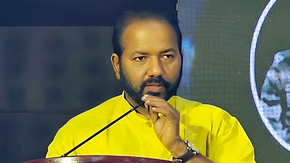 വന്ദേമാതരം പാടിയില്ല ; BJP നേതാവിന്റെ ചൊറിച്ചൽ തീർത്ത് ജിന്റോ ജോൺ 