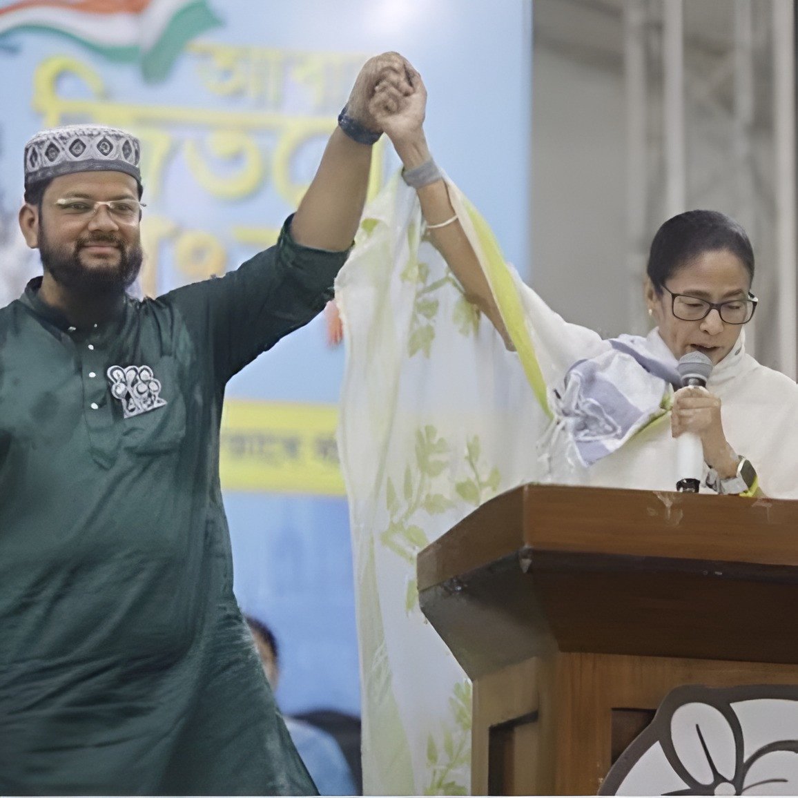 മമതയെ വീഴ്ത്താൻ നീക്കം; ഒടുവിൽ വിമത എംഎൽഎ ദീദിക്കൊപ്പം തിരിച്ചെത്തി