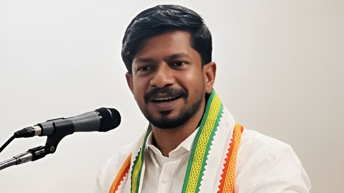 ഡൽഹിയിൽ നിന്നും കെട്ടിയിറക്കി KC ; ഒരു കോടി ഇനാ'മിൽ റിപ്പോർട്ടറെ പൂട്ടി കൂൾ മന്ത്രി