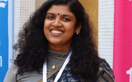 വനിതാ അധ്യക്ഷ കേട്ടലറക്കുന്ന മുദ്രാവാക്യം വിളിക്കരുതെന്ന് മന്ത്രി ജനീഷ്; മറുപടിയുമായി ചിന്ത ജെറോം