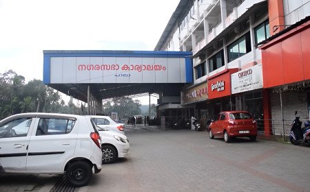 26 അംഗ സഭയിൽ കളി മാറി! ; രണ്ടും കൽപ്പിച്ച് കോൺഗ്രസ് ; സ്വതന്ത്രൻ കളത്തിൽ 