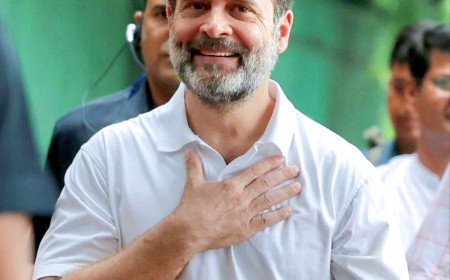 സവർക്കർ പരാമർശം: രാഹുൽ ഗാന്ധിക്കെതിരായ കേസ് സുപ്രീംകോടതി റദ്ദാക്കി.