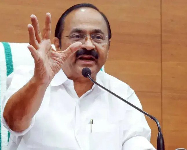 മുഖ്യന്റെ മാസ് അടി; ജപ്തി നടപടികൾ ആരംഭിച്ചു! ; പോലീസിനെ ഇറക്കി റിപ്പോർട്ടർ വളഞ്ഞ് ചെന്നിത്തല