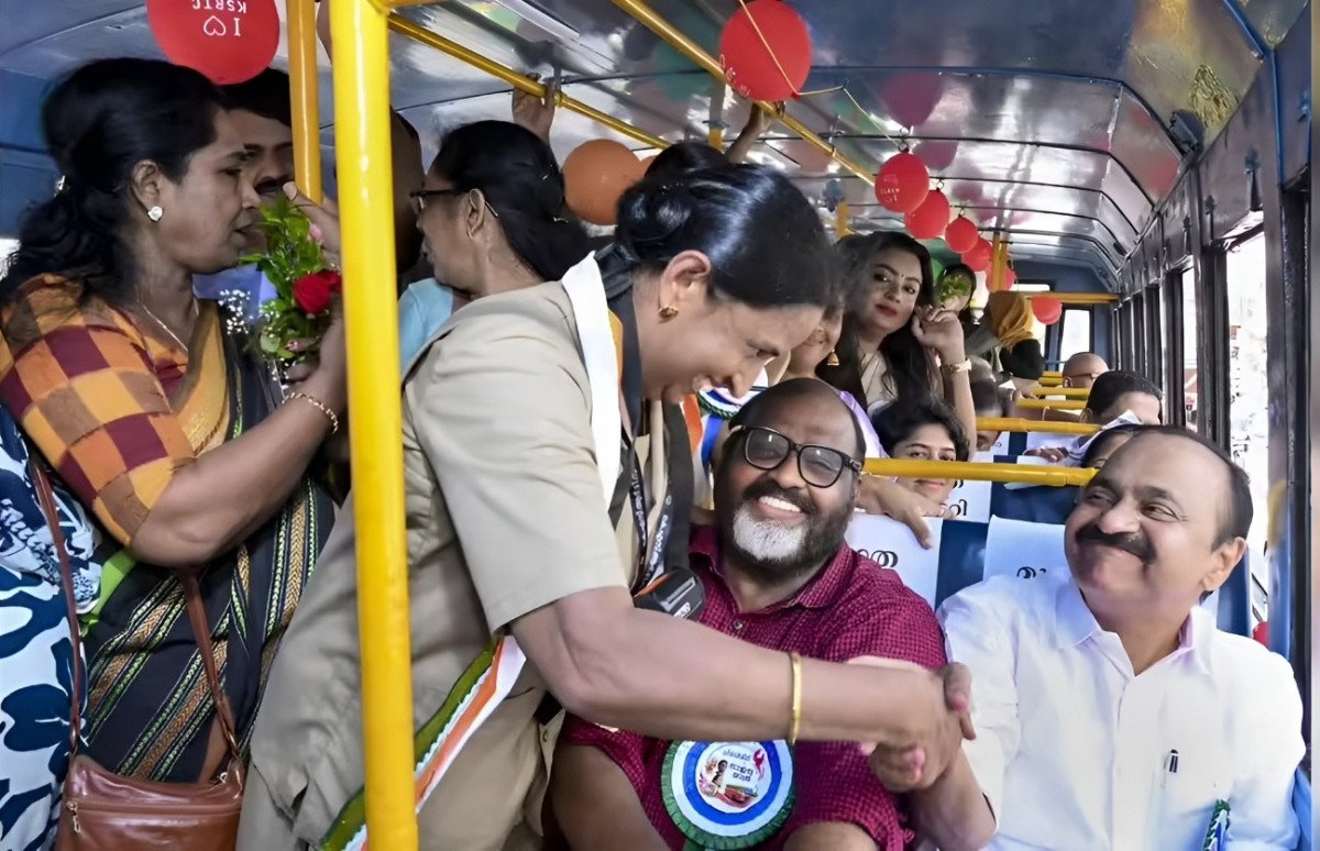 പോക്കറ്റിൽ പണമെത്തിച്ച് പ്രിയദർശിനി; കെഎസ്ആർടിസിയുടെ ബാധ്യത കുറയ്ക്കാൻ കാർഗോ സർവീസുമായി സർക്കാർ