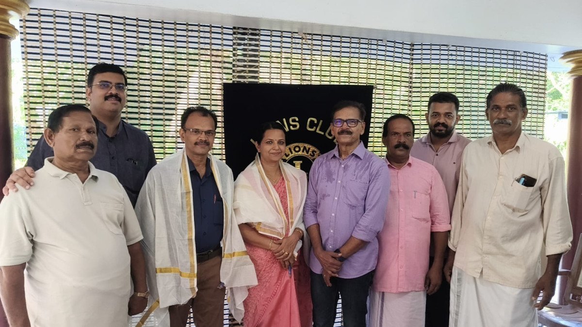 അധ്യാപകരെ ആദരിച്ച് ലയൺസ് ക്ലബ് ഇന്റർനാഷണൽ