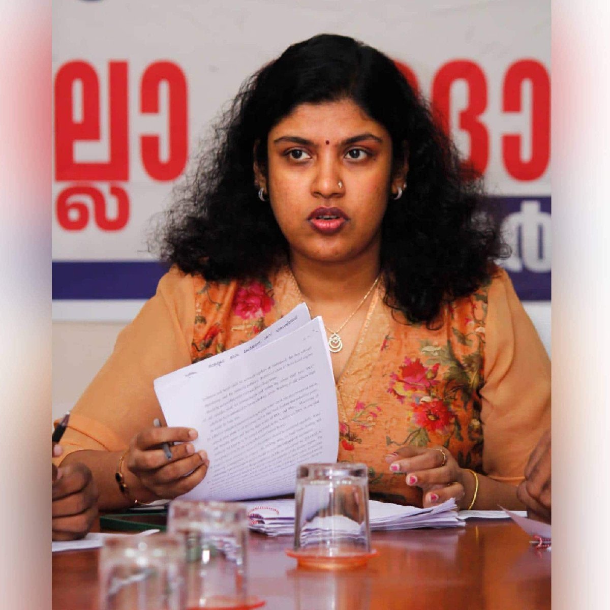 ചിന്ത ജെറോമിന്റെ പി.എച്ച്.ഡി വീണ്ടും പരിശോധിക്കും; നാലംഗ സമിതിയെ നിയോഗിച്ച് കേരള സർവകലാശാല