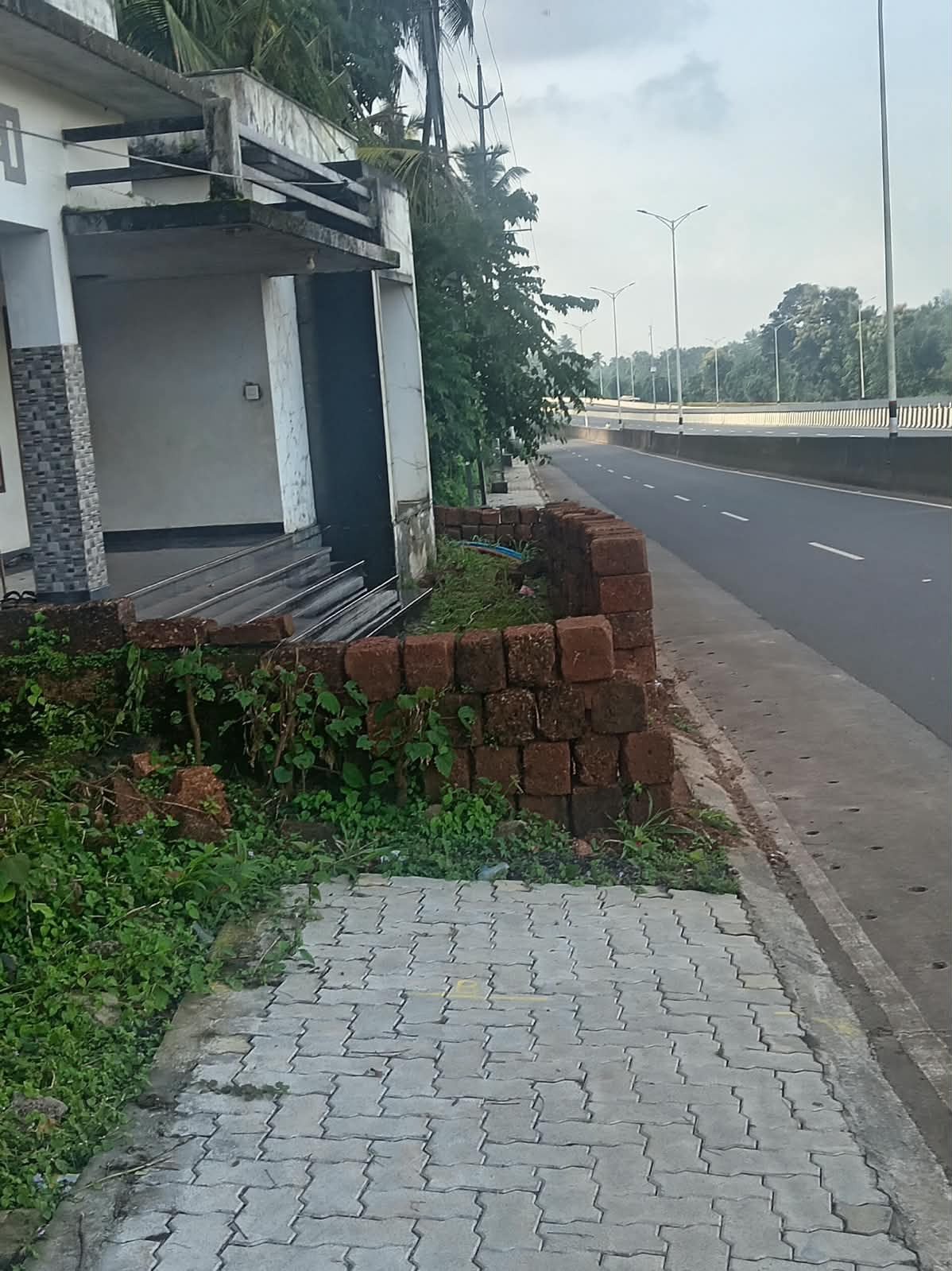 ഏറ്റെടുത്ത ഭൂമിക്ക് നഷ്ടപരിഹാരമില്ല: ദേശീയപാതയോരത്തെ ഭൂവുടമകൾക്കും ആശ്വാസമാകുമോ?